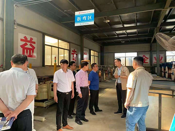 原省工信廳孫廳長蒞臨躍鑫公司，考察風機盤管車間生產(chǎn)情況