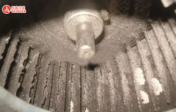 風(fēng)機(jī)盤管風(fēng)機(jī)葉輪、蝸殼和馬達(dá)、軸等拆洗除塵
